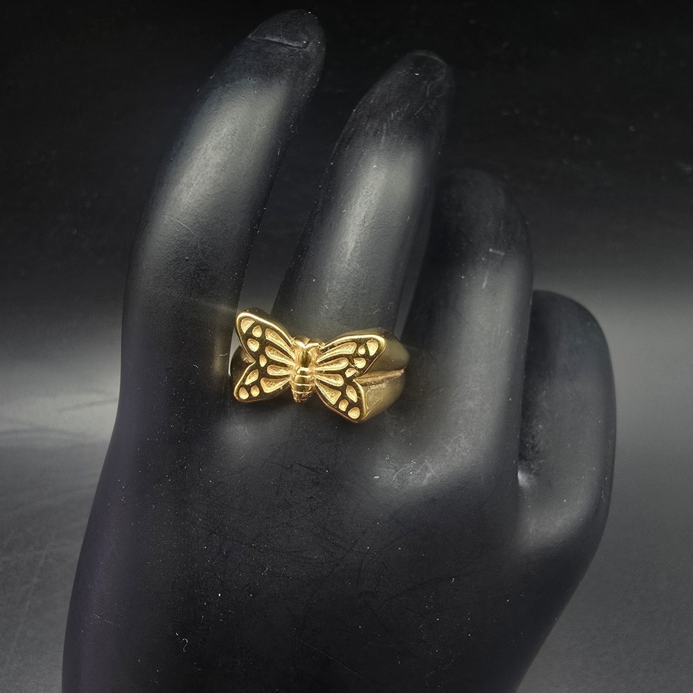 Avon Gold Tone Butterfly Ring Size 8 Vintage Costume Jewelry